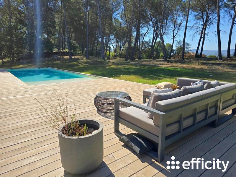 Maison - 232 m² - 7 pièces