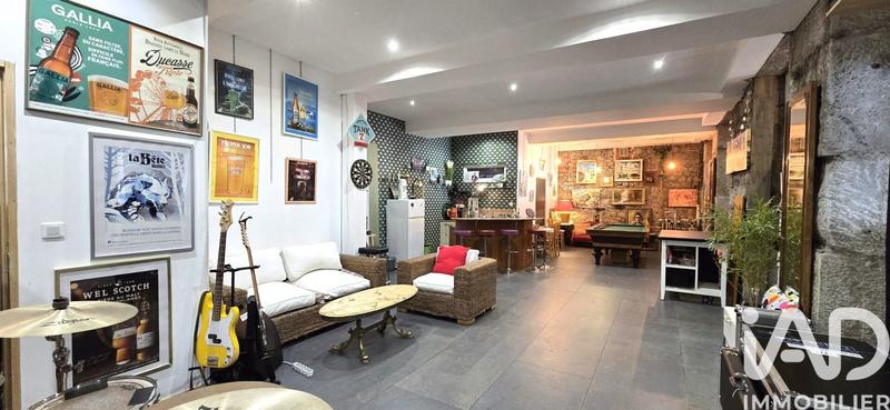 Maison - 230 m² - 8 pièces