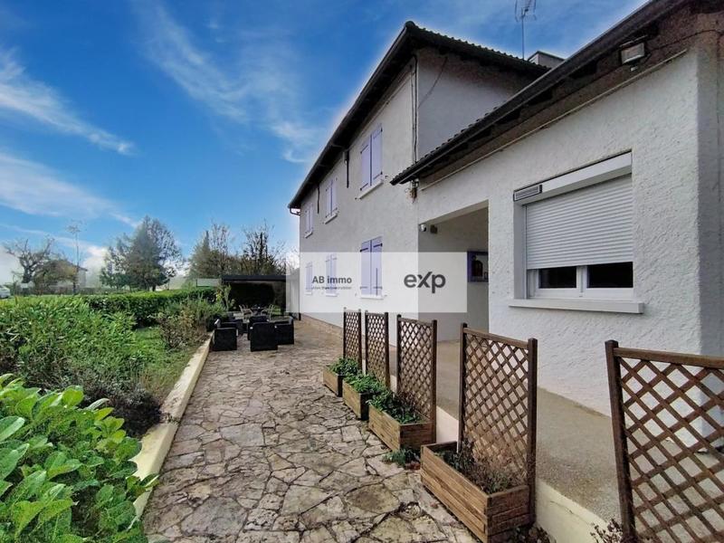 Propriété - 250 m² - 13 pièces