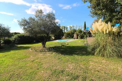 Maison traditionnelle - 165 m² - 6 pièces