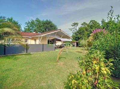 Maison - 332 m² - 24 pièces