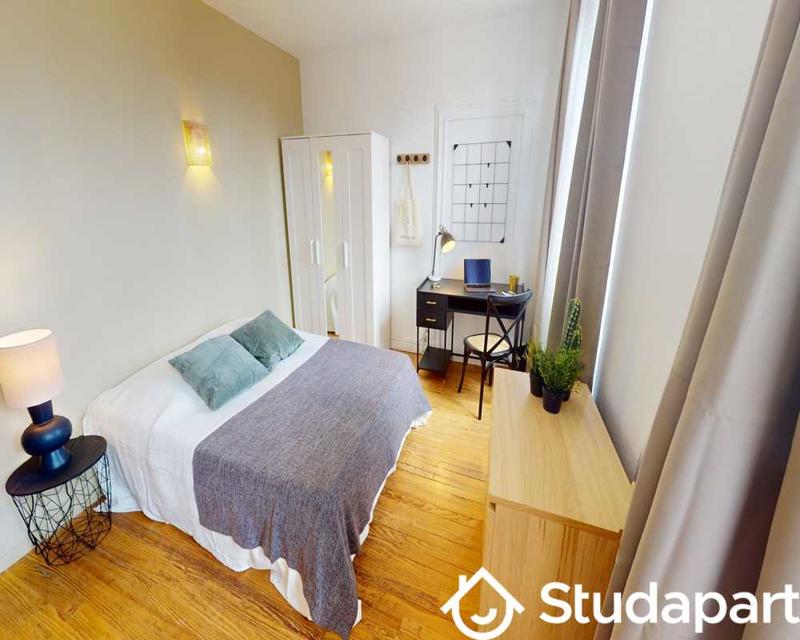 Chambre - 120 m² - 1 pièce