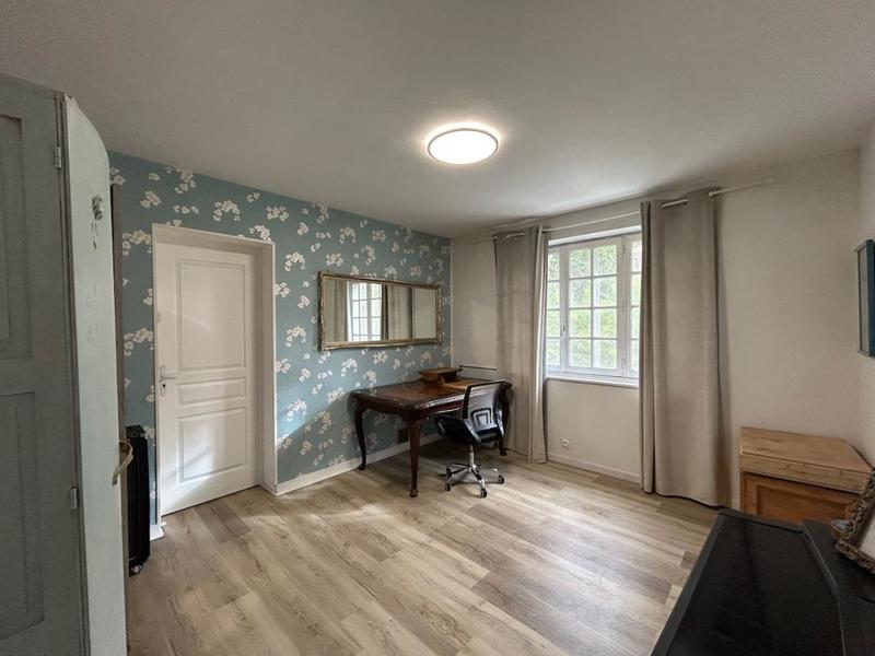 Propriété - 193 m² - 9 pièces