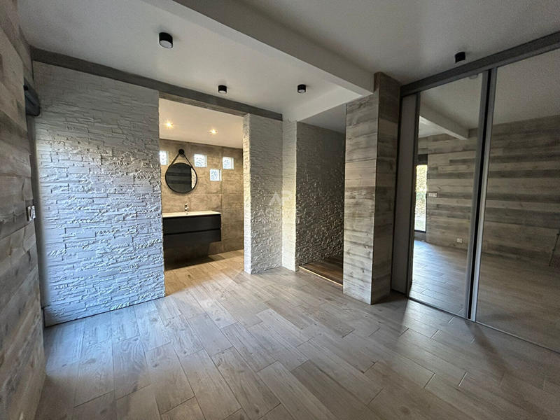 Maison - 154 m² - 8 pièces