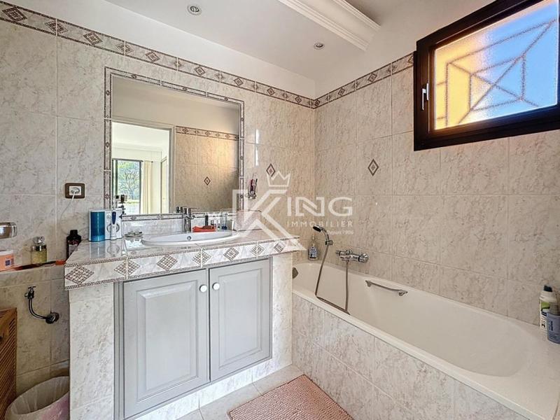 Appartement - 94 m² - 3 pièces