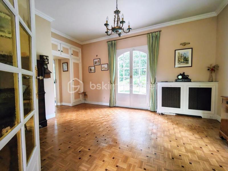 Maison - 175 m² - 7 pièces