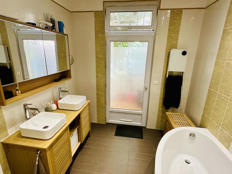 Propriété - 137 m² - 5 pièces