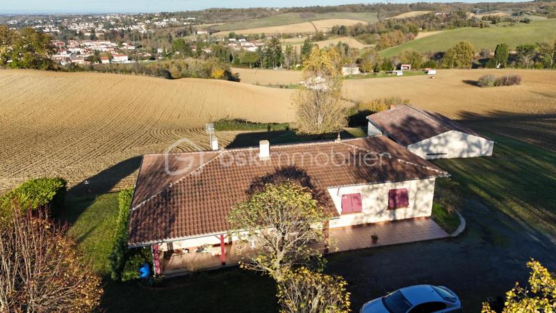 Maison traditionnelle - 117 m² - 6 pièces