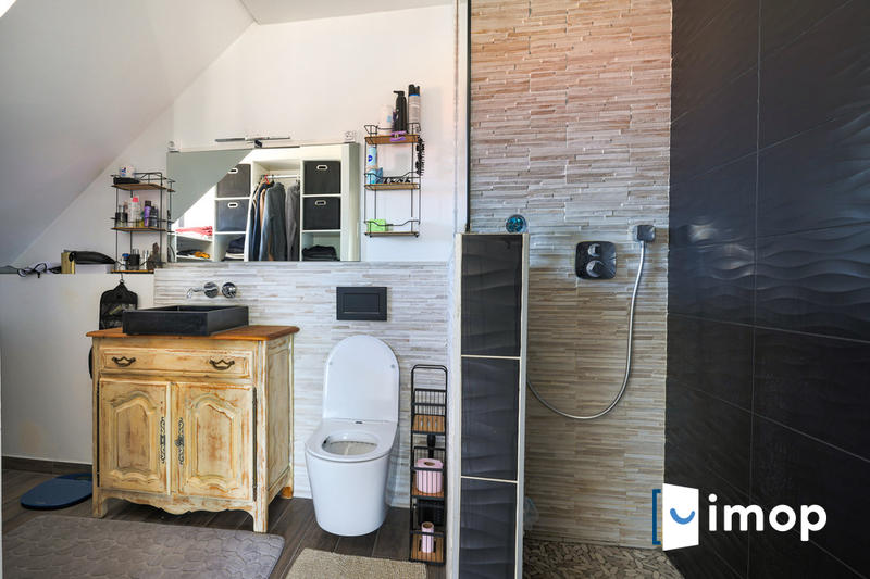 Pavillon - 180 m² - 10 pièces