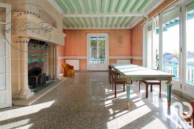 Maison - 350 m² - 12 pièces