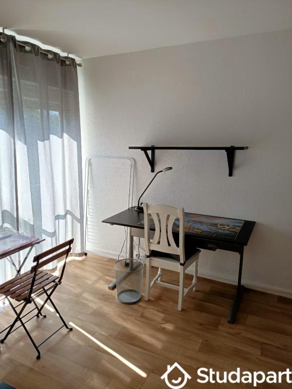 Chambre - 11 m² - 1 pièce