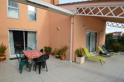 Maison - 232 m² - 7 pièces