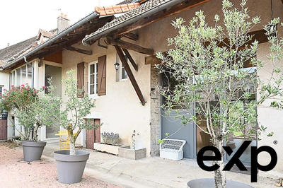 Maison - 330 m² - 13 pièces