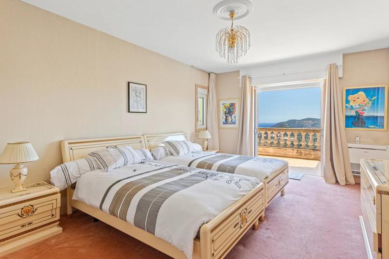 Villa - 284 m² - 6 pièces