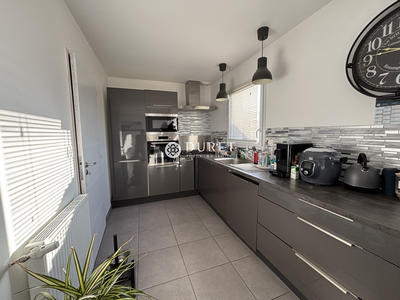 Maison - 81 m² - 5 pièces