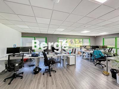 Bureau - 700 m²