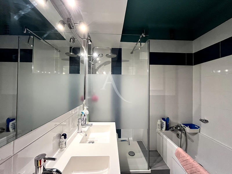 Appartement - 98 m² - 4 pièces