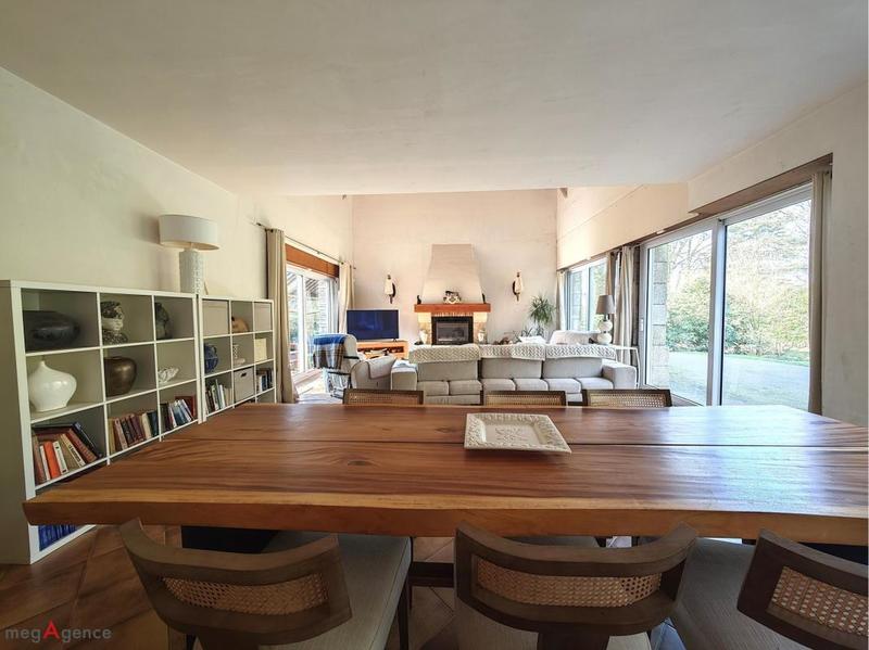 Maison - 200 m² - 6 pièces