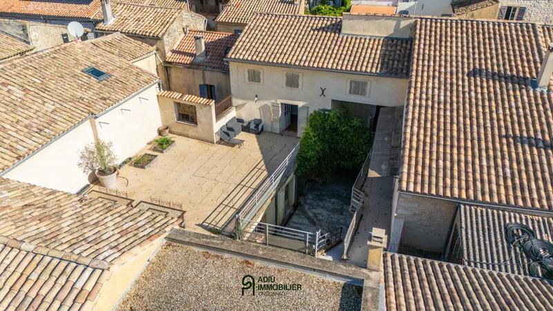 Maison - 220 m² - 12 pièces