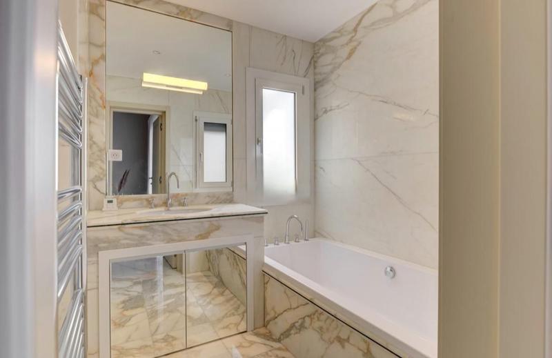 Appartement - 520 m² - 8 pièces