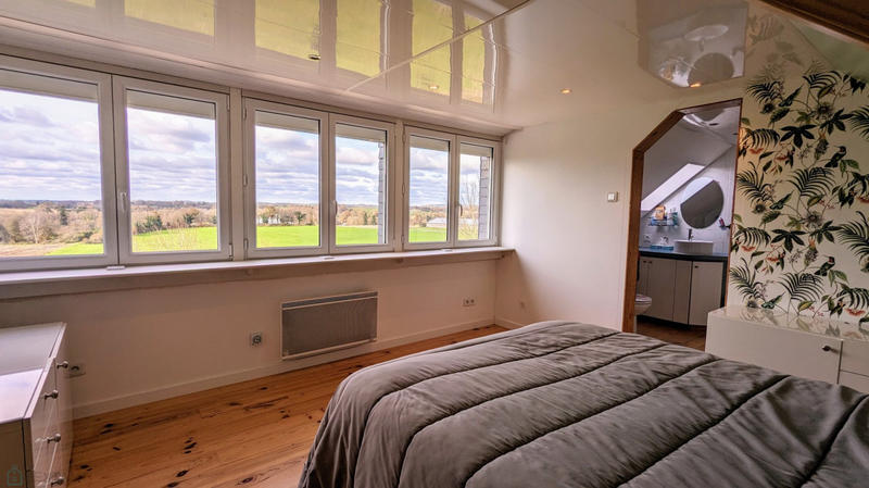 Maison - 185 m² - 9 pièces