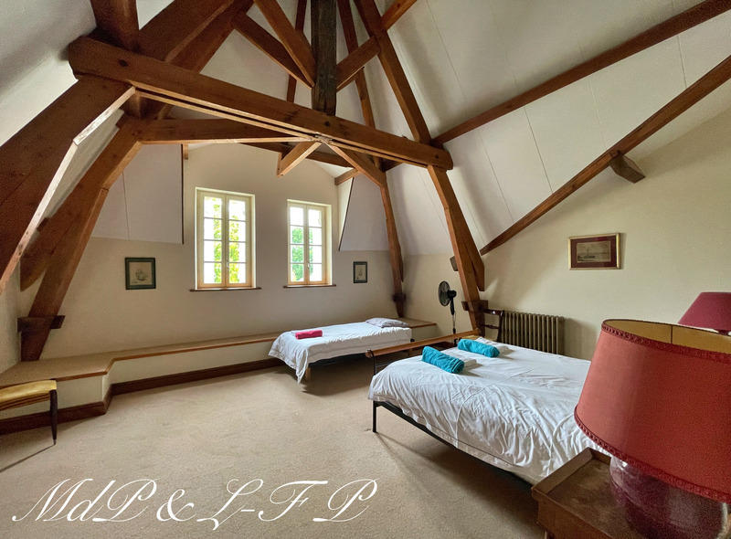 Maison bourgeoise - 700 m² - 19 pièces