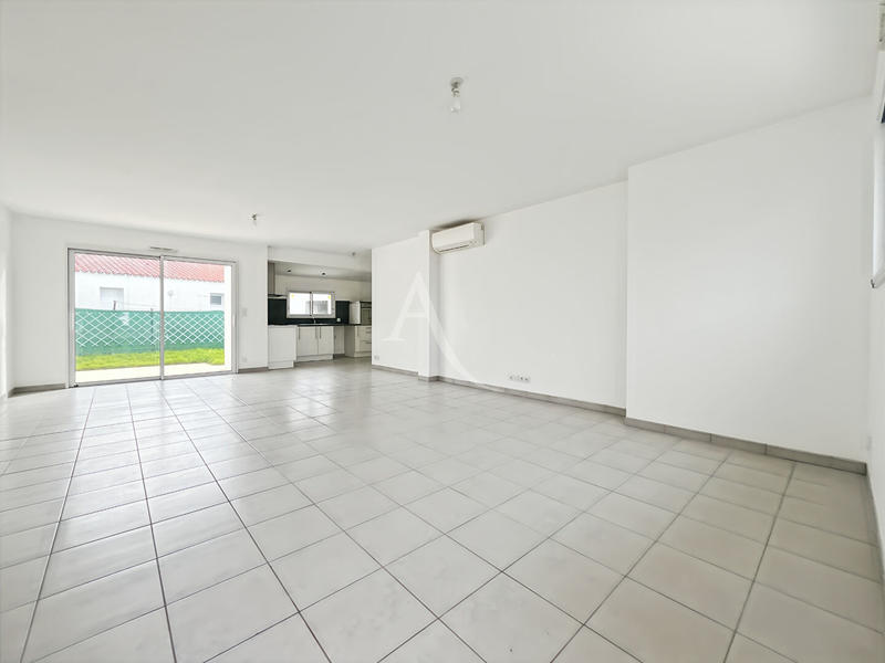 Maison - 93 m² - 4 pièces