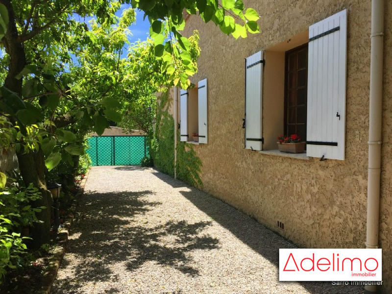 Villa - 266 m² - 8 pièces