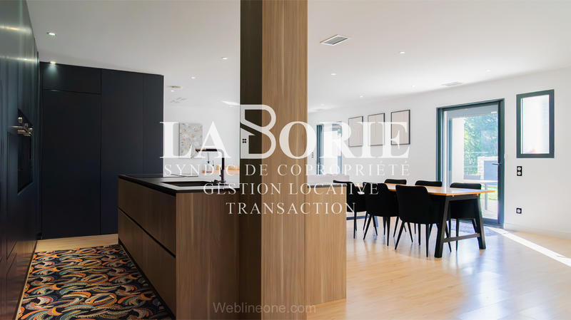 Mas - 270 m² - 6 pièces