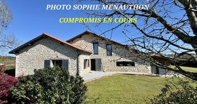 Fermette - 200 m² - 7 pièces