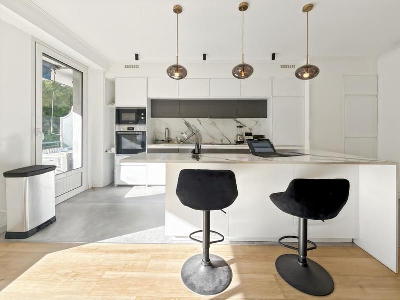 Appartement - 85 m² - 3 pièces