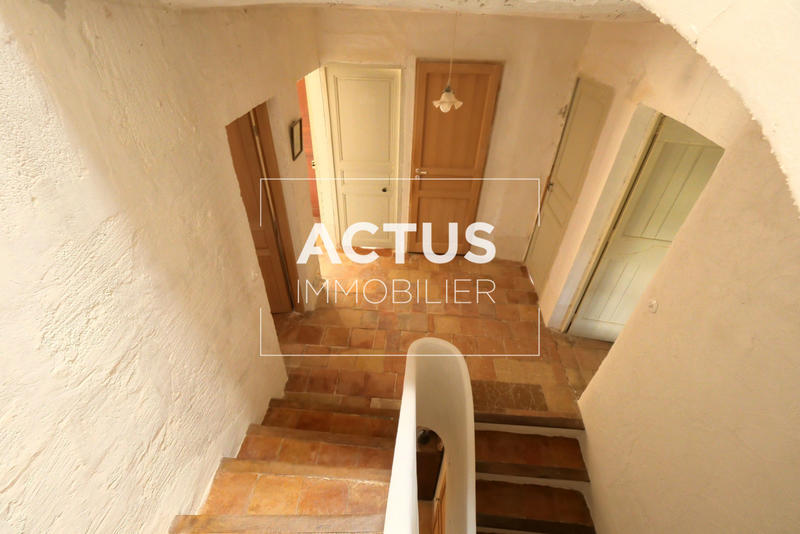 Maison - 235 m² - 8 pièces