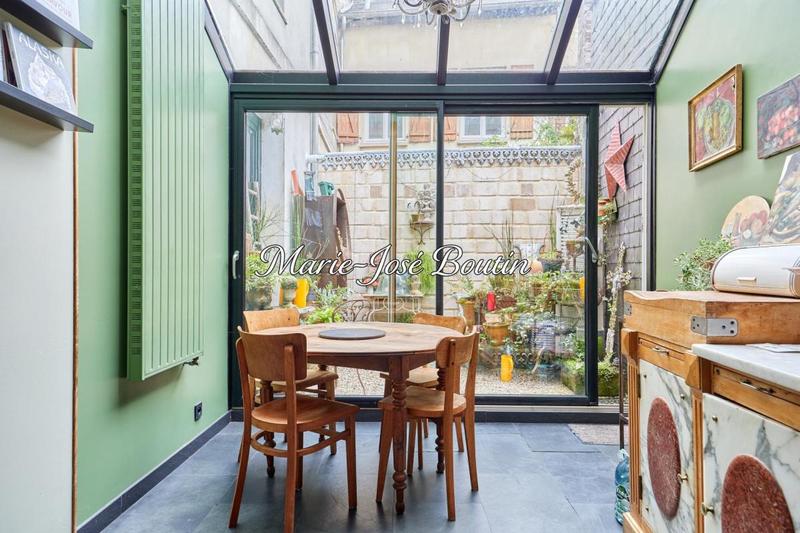 Maison de ville - 205 m² - 8 pièces