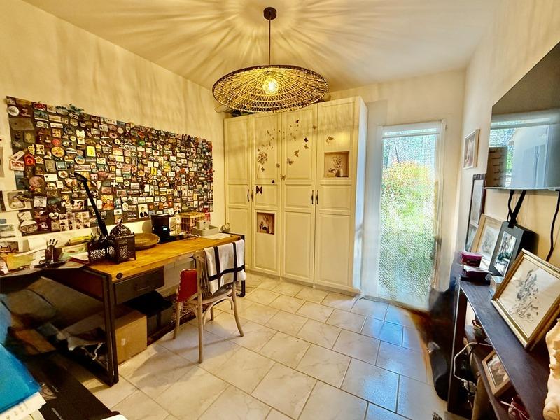 Maison - 222 m² - 6 pièces