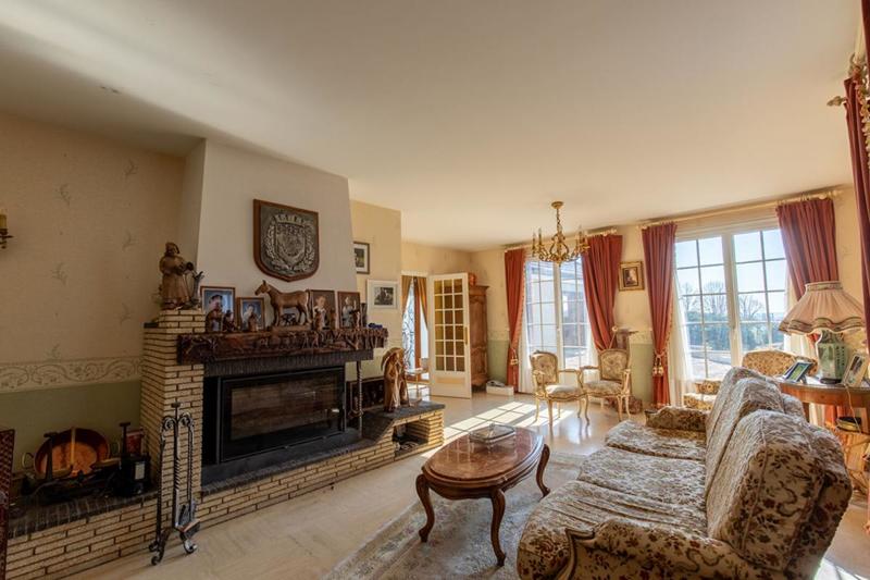 Maison - 308 m² - 10 pièces