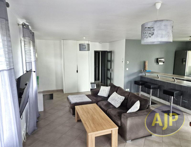 Maison - 76 m² - 3 pièces