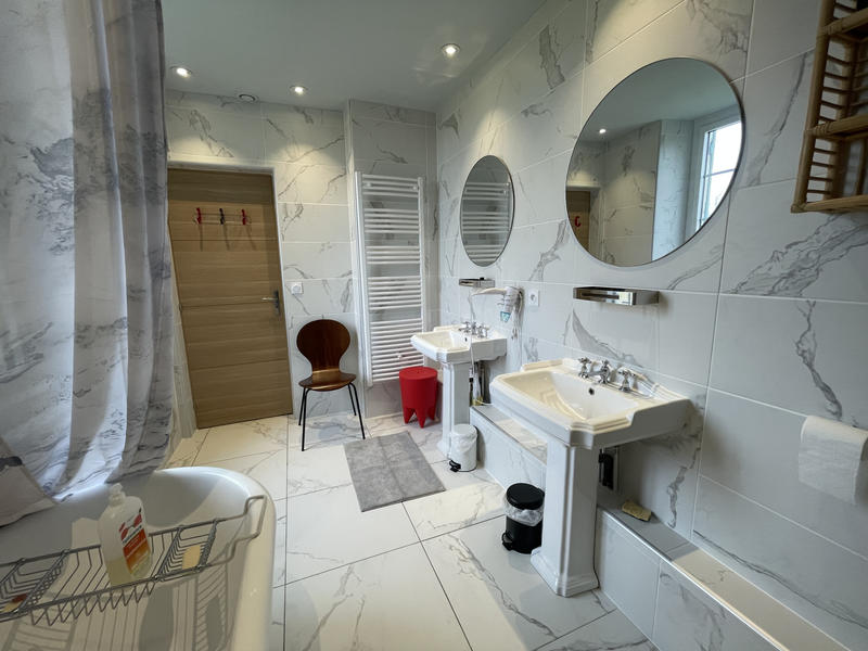 Maison - 399 m² - 7 pièces