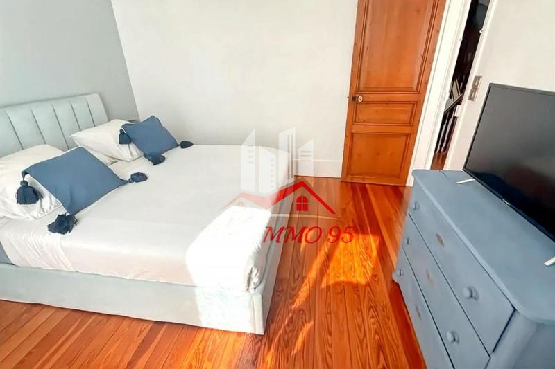 Maison - 180 m² - 8 pièces