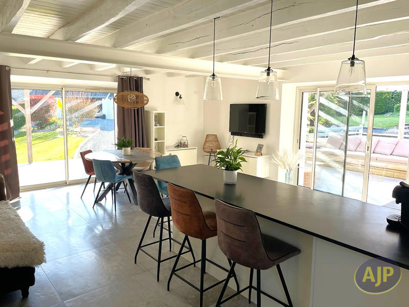 Maison - 178 m² - 7 pièces