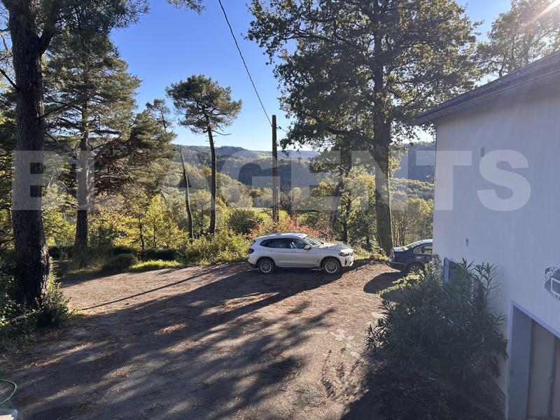 Maison traditionnelle - 130 m² - 7 pièces