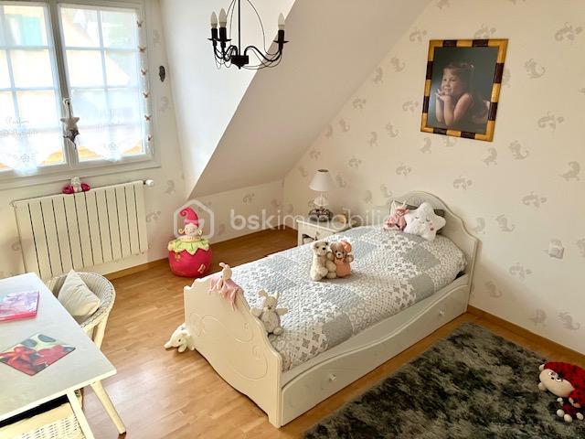 Maison - 230 m² - 7 pièces