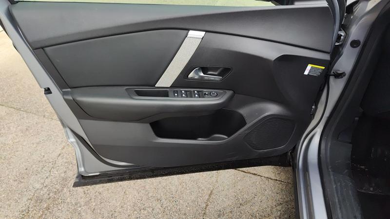 Citroën C4 III 1.2 Thp 130 PureTech Eat8 Feel Pack Business - Automatique