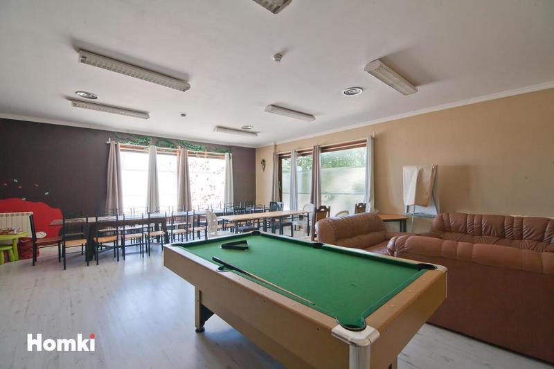 Maison - 1 500 m² - 10 pièces