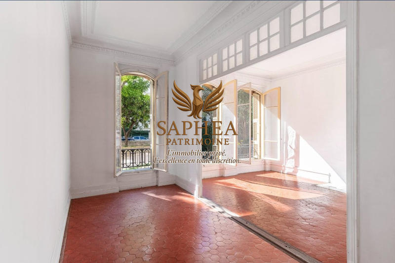 Appartement - 136 m² - 6 pièces