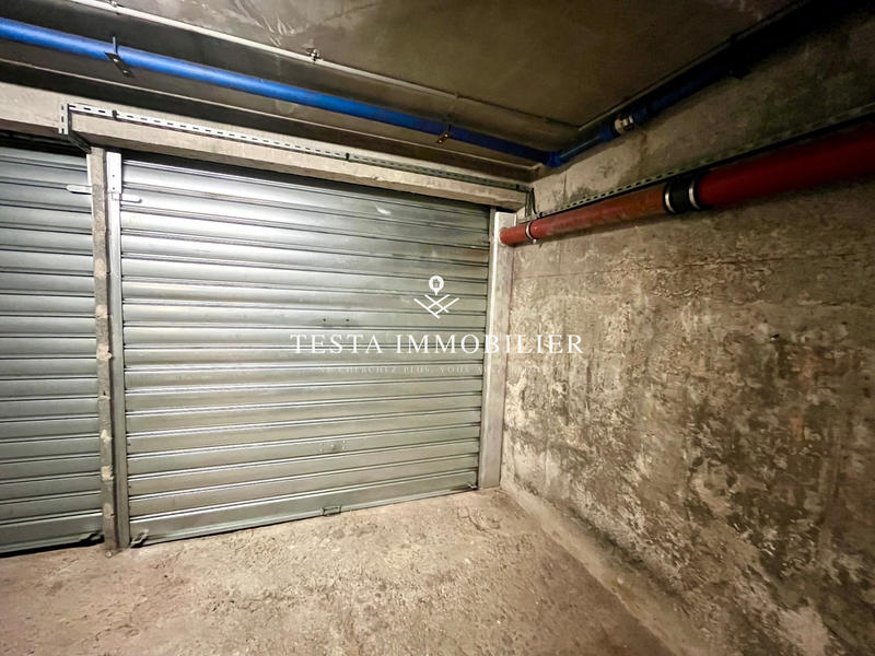 Parking / Garage - 12 m²