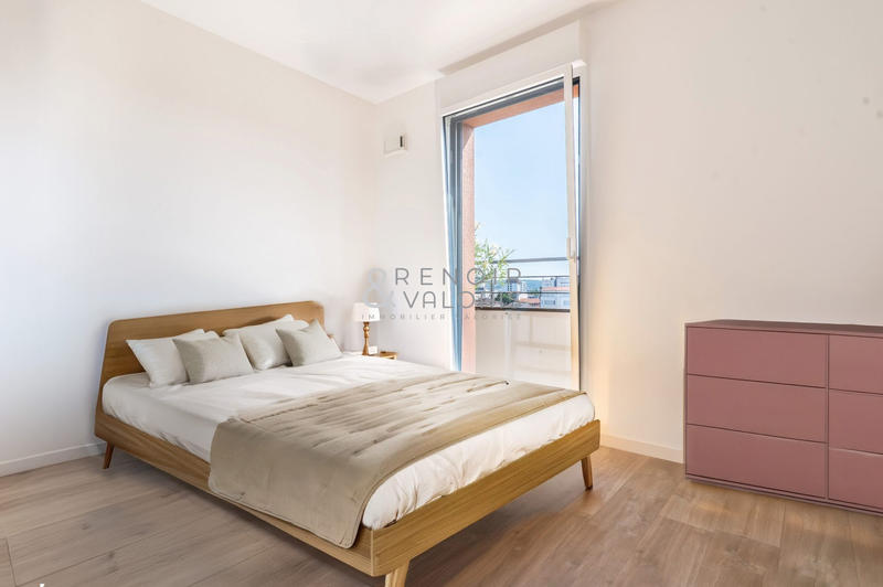 Appartement - 94 m² - 5 pièces