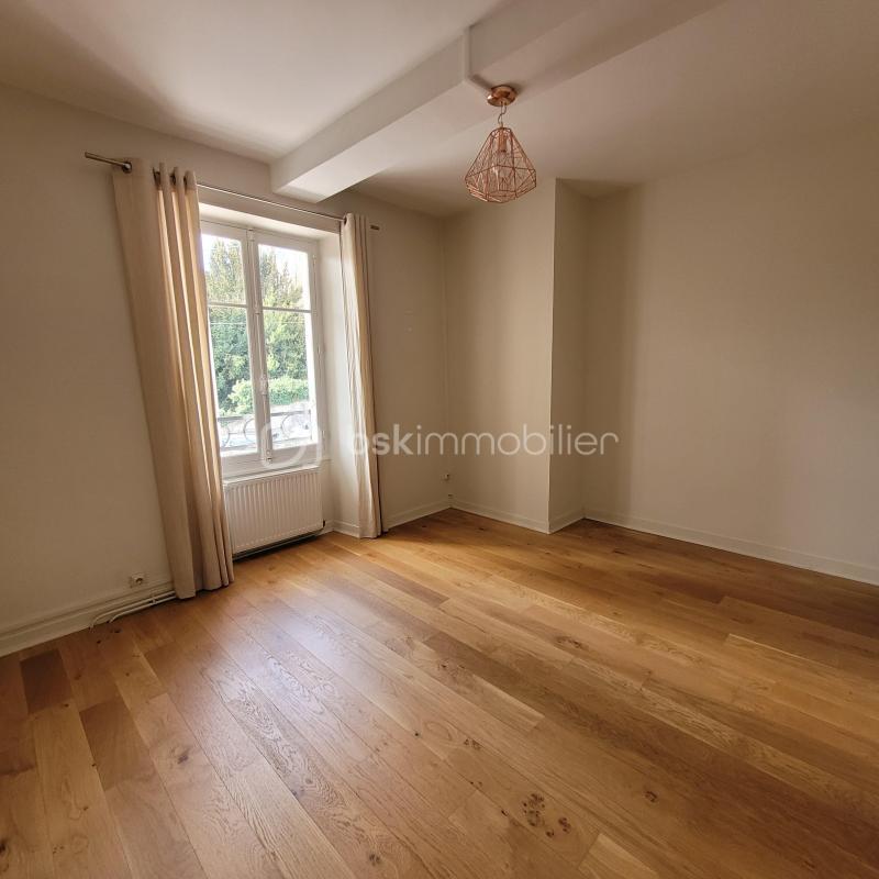 Propriété - 202 m² - 8 pièces