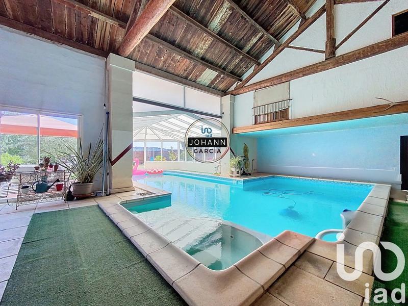 Maison - 222 m² - 9 pièces