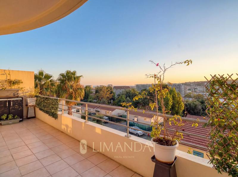 Appartement - 84 m² - 4 pièces