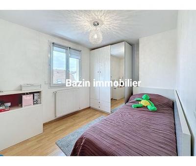 Maison traditionnelle - 96 m² - 6 pièces